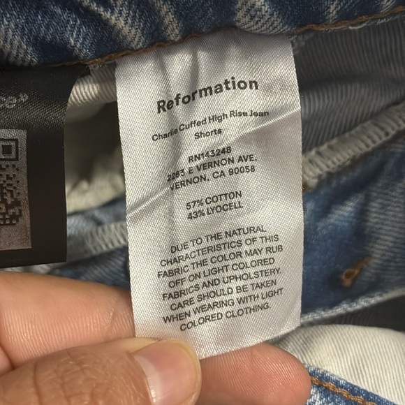 Reformation Charlie Cuffed High Rise Jean Shorts Size 24 - Picture 13 of 14